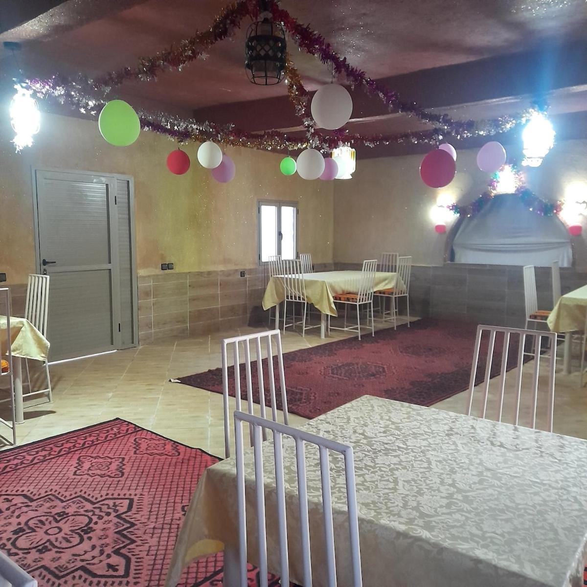 Restcamp Ergchebbi Hotel Merzouga Ngoại thất bức ảnh